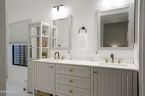 Bath - 601 E Silver Creek Rd, Gilbert, AZ 85296 photo 1 of 7