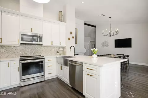 Kitchen - 601 E Silver Creek Rd, Gilbert, AZ 85296 photo 3 of 5