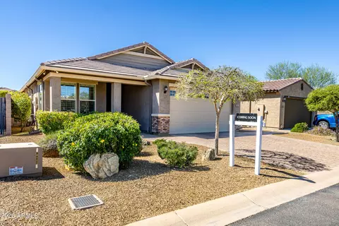 Exterior - 511 E Pasaro Dr, Phoenix, AZ 85085 photo 2 of 17