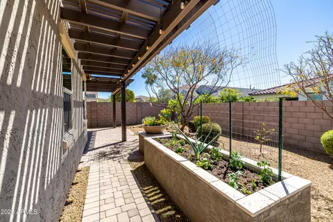 Exterior - 511 E Pasaro Dr, Phoenix, AZ 85085 photo 9 of 17