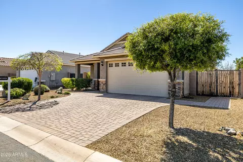 Exterior - 511 E Pasaro Dr, Phoenix, AZ 85085 photo 4 of 17