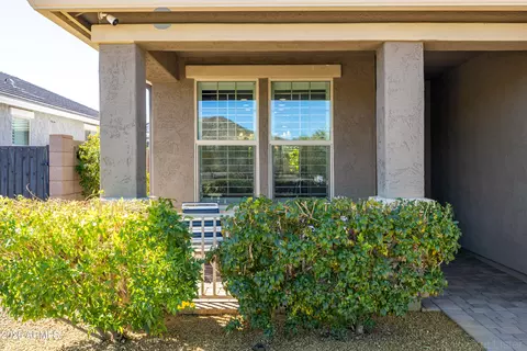 Exterior - 511 E Pasaro Dr, Phoenix, AZ 85085 photo 6 of 17
