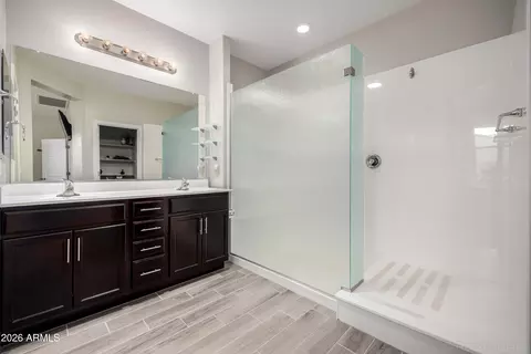 Bath - 511 E Pasaro Dr, Phoenix, AZ 85085 photo 2 of 4