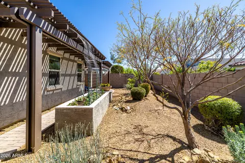 Exterior - 511 E Pasaro Dr, Phoenix, AZ 85085 photo 10 of 17