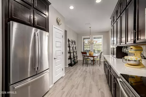 Kitchen - 511 E Pasaro Dr, Phoenix, AZ 85085 photo 5 of 6