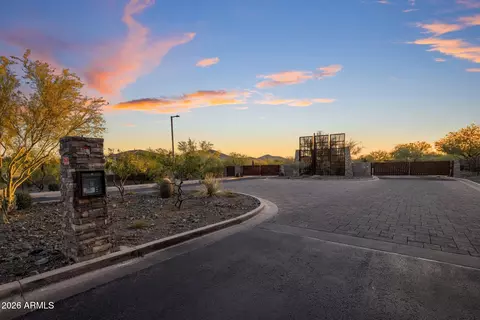 View/Area - 511 E Pasaro Dr, Phoenix, AZ 85085 photo 10 of 25