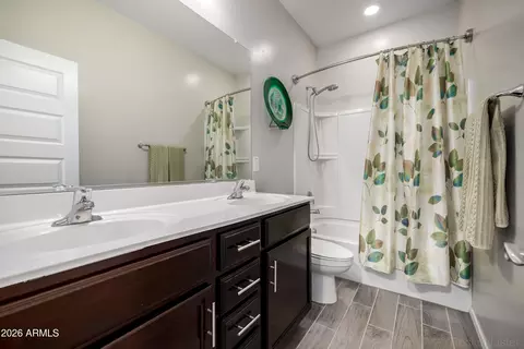 Bath - 511 E Pasaro Dr, Phoenix, AZ 85085 photo 4 of 4