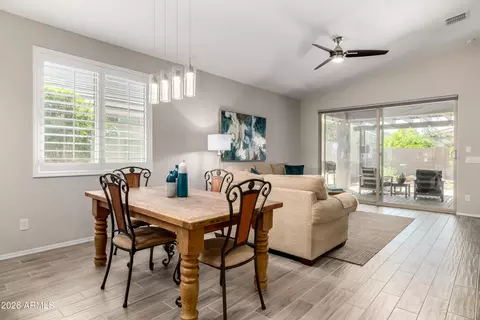 Dining - 511 E Pasaro Dr, Phoenix, AZ 85085 photo 2 of 2