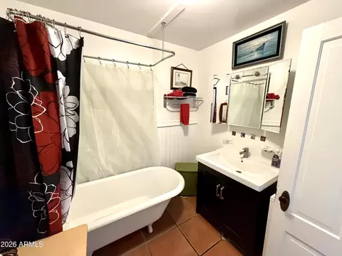 Bath - 14 Main St, Bisbee, AZ 85603 photo 2 of 3