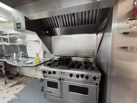 Kitchen - 14 Main St, Bisbee, AZ 85603 photo 5 of 8