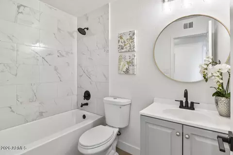 Bath - 1123 E Alice Ave, Phoenix, AZ 85020 photo 2 of 2