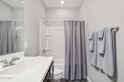 Bath - 10915 E Travertine Ave, Mesa, AZ 85212 photo 6 of 8