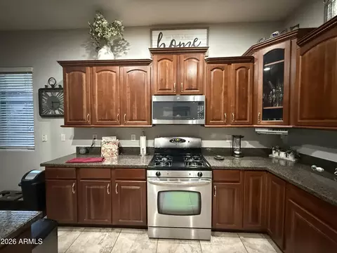Kitchen - 10709 E Knowles Ave, Mesa, AZ 85209 photo 4 of 4