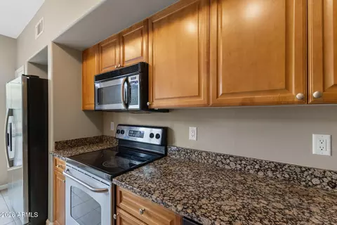 Kitchen - 1920 E Bell Rd #1019, Phoenix, AZ 85022 photo 4 of 7