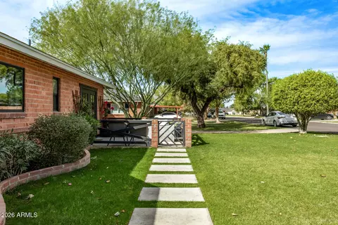 Exterior - 1903 E Palo Verde Dr, Phoenix, AZ 85016 photo 2 of 6