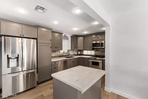 Kitchen - 1903 E Palo Verde Dr, Phoenix, AZ 85016 photo 1 of 2