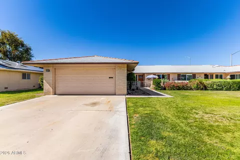 15666 N Lakeforest Dr, Sun City, AZ 85351