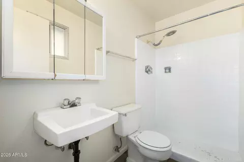 Bath - 1412 E Broadmor Dr, Tempe, AZ 85282 photo 2 of 2