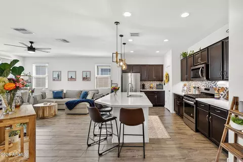 9440 W Willow Bend Ln, Phoenix, AZ 85037