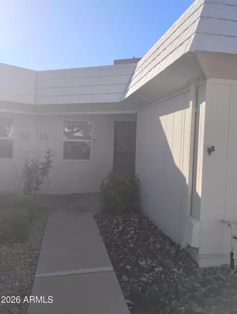 17240 N 106th Ave, Sun City, AZ 85373