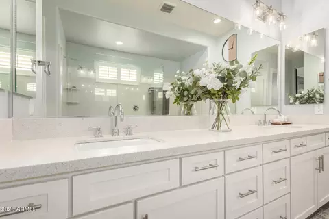 Bath - 22823 N 46th St, Phoenix, AZ 85050 photo 2 of 4