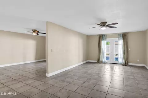 Living - 6816 N 29th Ln, Phoenix, AZ 85017 photo 1 of 4