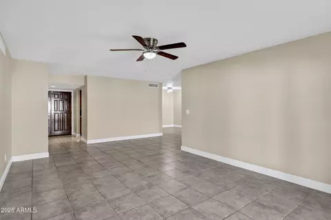 Living - 6816 N 29th Ln, Phoenix, AZ 85017 photo 2 of 4