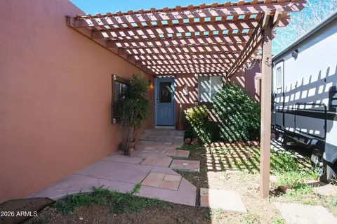 9840 S 8th St, Mayer, AZ 86333