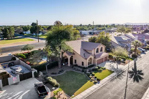 View/Area - 1015 E Liberty Ln, Gilbert, AZ 85296 photo 3 of 6
