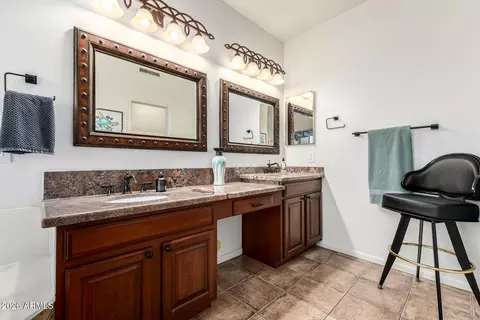 Bath - 1015 E Liberty Ln, Gilbert, AZ 85296 photo 1 of 4