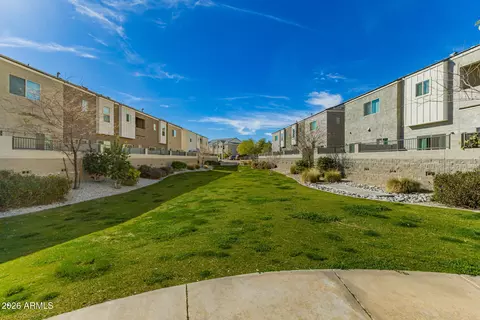 Exterior - 2265 W Echo Ln, Phoenix, AZ 85021 photo 5 of 9