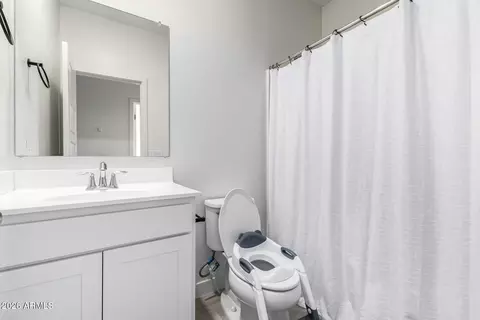 Bath - 2265 W Echo Ln, Phoenix, AZ 85021 photo 2 of 2