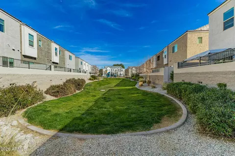 Exterior - 2265 W Echo Ln, Phoenix, AZ 85021 photo 4 of 9