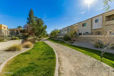 Exterior - 2265 W Echo Ln, Phoenix, AZ 85021 photo 8 of 9