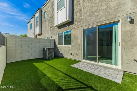 Exterior - 2265 W Echo Ln, Phoenix, AZ 85021 photo 3 of 9