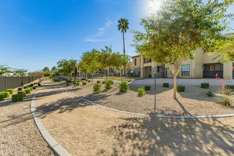 Exterior - 2265 W Echo Ln, Phoenix, AZ 85021 photo 7 of 9
