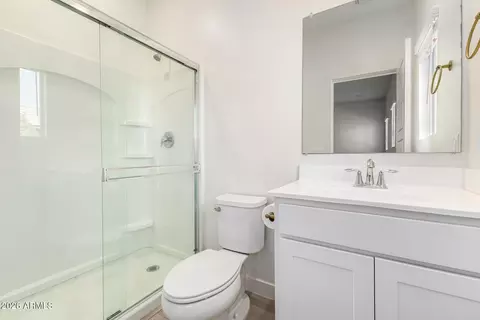 Bath - 2265 W Echo Ln, Phoenix, AZ 85021 photo 1 of 2