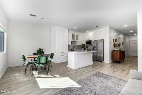 Dining - 2265 W Echo Ln, Phoenix, AZ 85021 photo 1 of 3