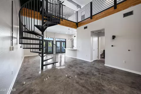 Living - 914 E Osborn Rd #208, Phoenix, AZ 85014 photo 2 of 7