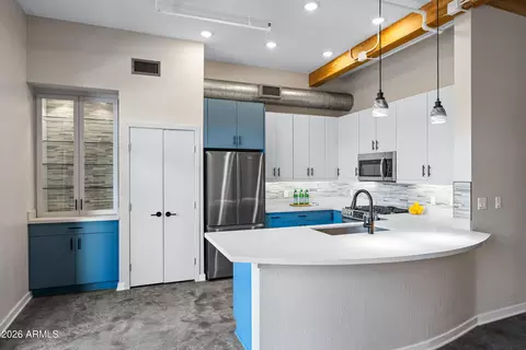 Kitchen - 914 E Osborn Rd #208, Phoenix, AZ 85014 photo 2 of 6