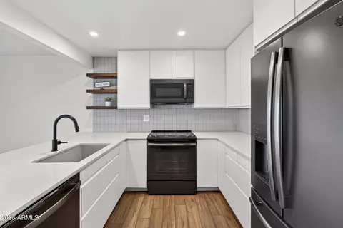 3416 N 44th St #62, Phoenix, AZ 85018