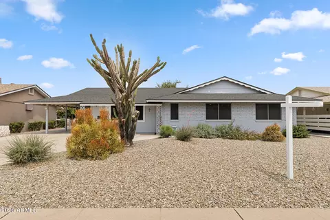10026 W Riviera Dr, Sun City, AZ 85351