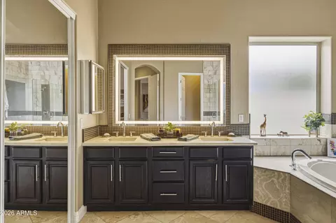 Bath - 636 E Vermont Dr, Gilbert, AZ 85295 photo 1 of 8