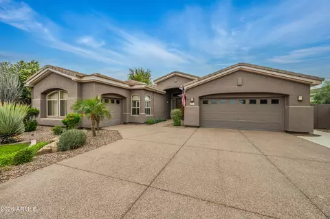 Exterior - 636 E Vermont Dr, Gilbert, AZ 85295 photo 2 of 13