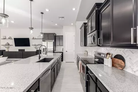 Kitchen - 1489 E Shannon St, Gilbert, AZ 85295 photo 2 of 5