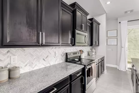 Kitchen - 1489 E Shannon St, Gilbert, AZ 85295 photo 3 of 5