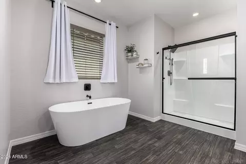 Bath - 1489 E Shannon St, Gilbert, AZ 85295 photo 3 of 4