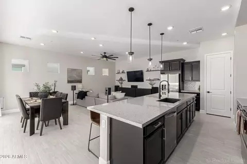 Kitchen - 1489 E Shannon St, Gilbert, AZ 85295 photo 1 of 5