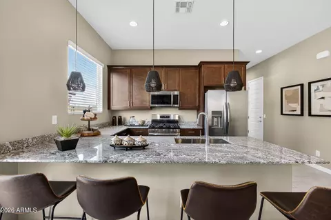 Kitchen - 9969 S Dutchman Dr, Apache Junction, AZ 85120 photo 5 of 8