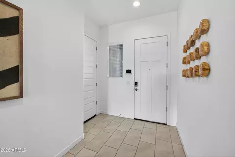 Entry Way - 9969 S Dutchman Dr, Apache Junction, AZ 85120 photo 3 of 9